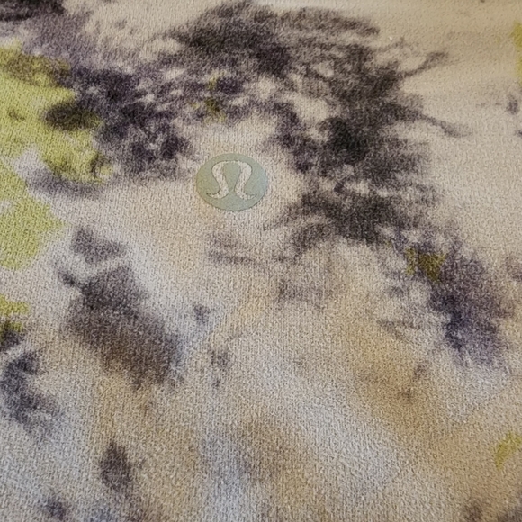 Lululemon Size 6 Used, But In Excellent Condition. - Picture 5 of 5